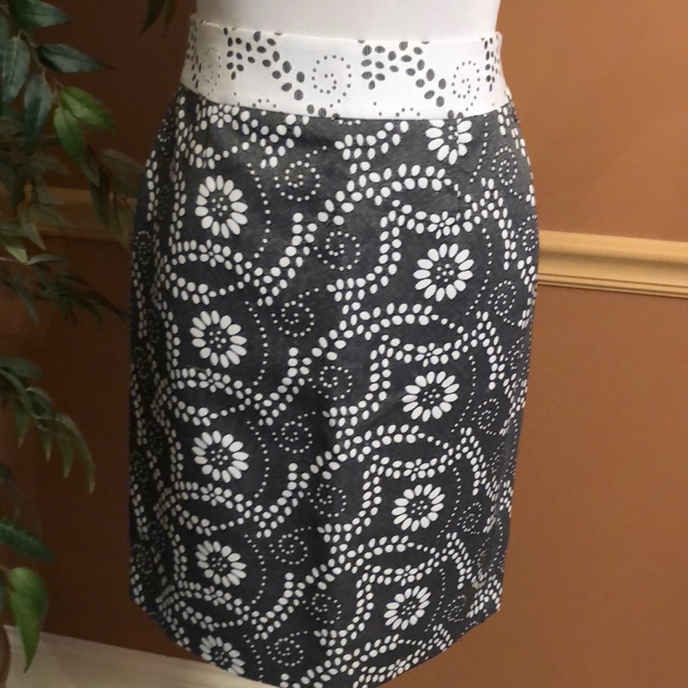 BANANA REPUBLIC Black and White Skirt O Petite NWT